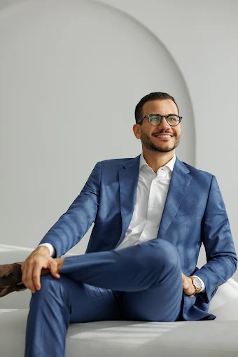 Dr. Lucas Gabriel